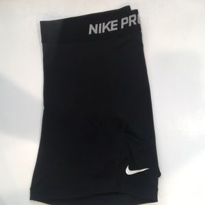 BASICALLY NEW Nike Pros!!